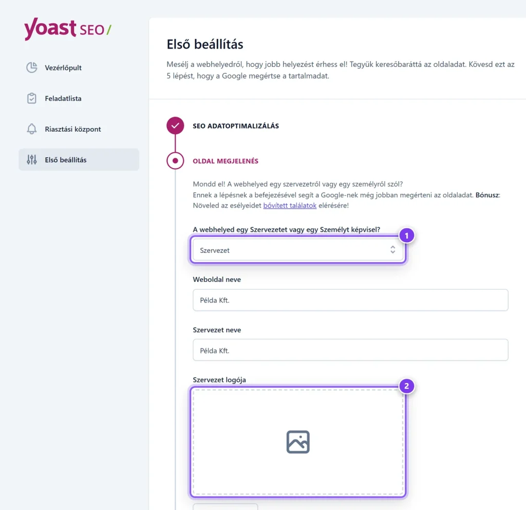 A Yoast SEO Első beállítás varázslója: az Oldal megjelenés lépésben a szervezet vagy személy adatai.